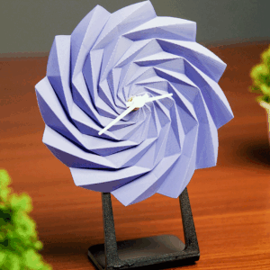 Nozic “Twist Bloom” Desk Clock